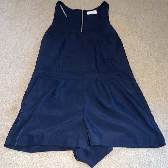 Lou & Grey Navy Sleeveless V-neck Racerback Romper - Picture 2 of 10